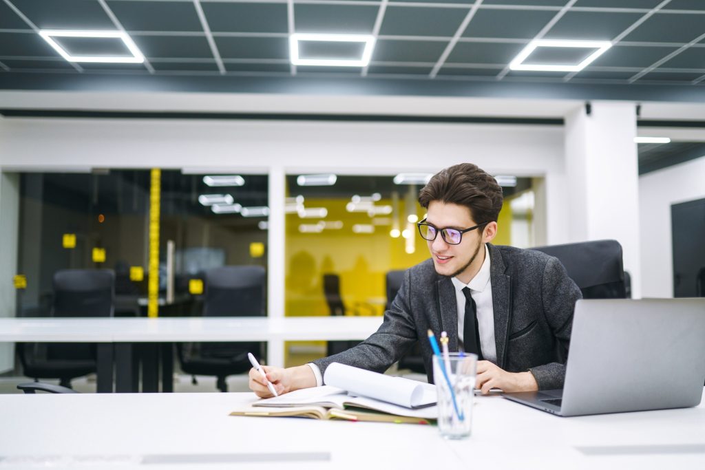 企業と個人にとっての日本基準人材開発のメリット